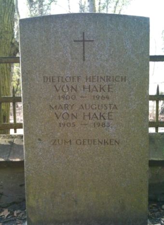 Grabstein Dietloff Heinrich von Hake, Alter Dorffriedhof Kleinmachnow, Brandenburg