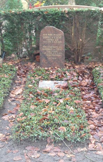 Grabstein Ernst von Cleve, Friedhof Heerstraße, Berlin-Charlottenburg, Deutschland