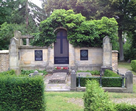 Gedenkstein Victoria Pietschker, geb. Koenig, Friedhof Bornstedt, Brandenburg
