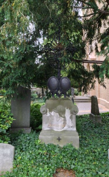 Gedenkstein Gert-Friedrich von Kretschmann, Friedhof Bornstedt, Brandenburg