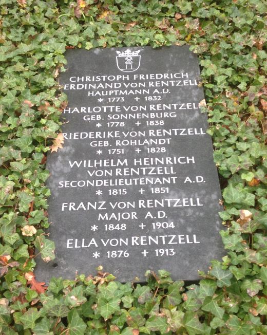 Grabstein Franz von Rentzell, Invalidenfriedhof Berlin, Deutschland