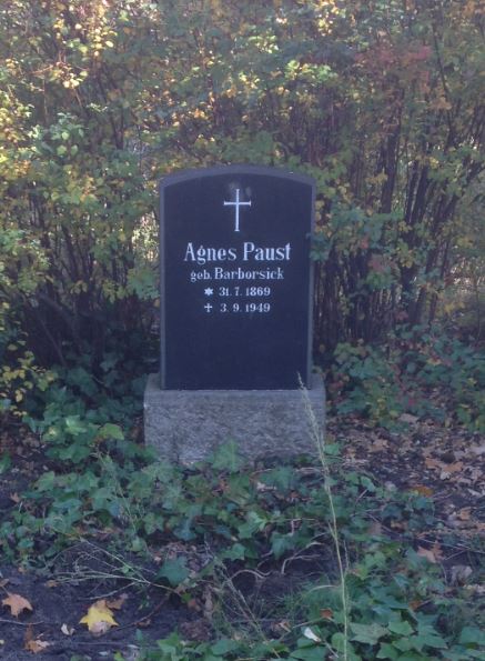 Grabstein Agnes Paust, geb. Barborsick, Friedhof Schönow, Berlin-Zehlendorf, Deutschland