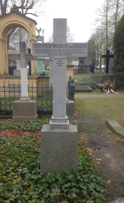 Grabstein Friedrich Wilhelm von Rauch, Invalidenfriedhof Berlin, Deutschland