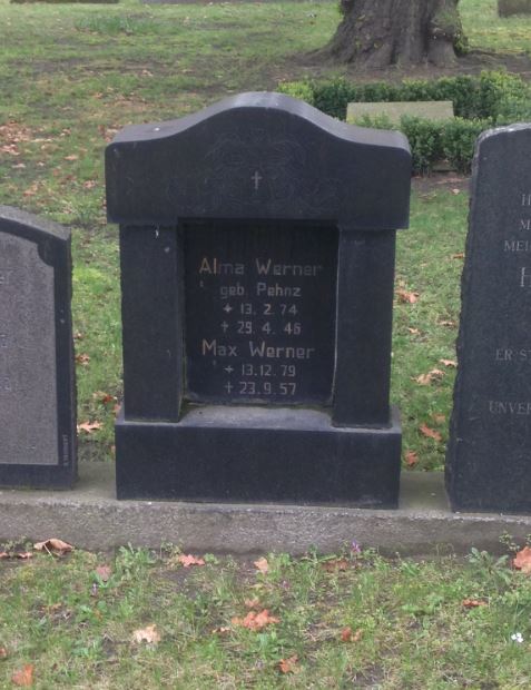 Grabstein Max Werner, Invalidenfriedhof Berlin, Deutschland