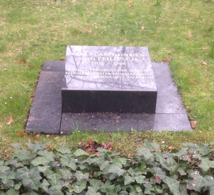 Restitutionsgrabstein Karl Adam Heinrich von Feilitsch, Invalidenfriedhof Berlin, Deutschland