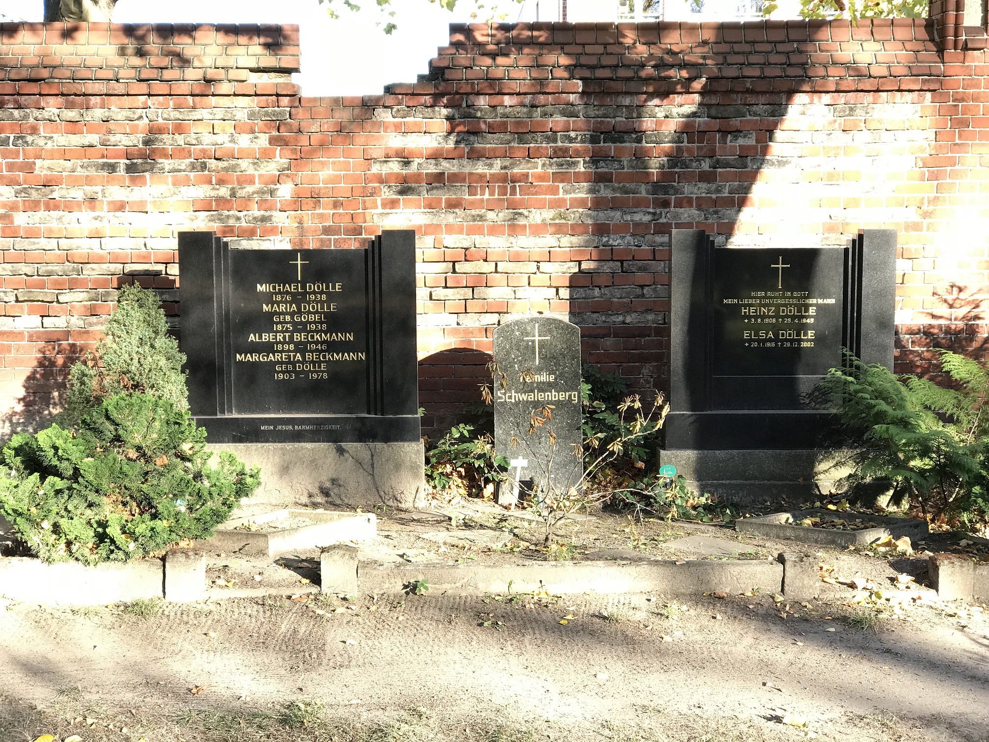 Grabstein Margaretha Beckmann, geb. Dölle, St. Hedwigs-Friedhof, Berlin-Weißensee