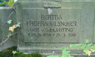 Grabstein Bertha Freifrau von Lyncker, geb. von Schlichting, Parkfriedhof Lichterfelde, Berlin