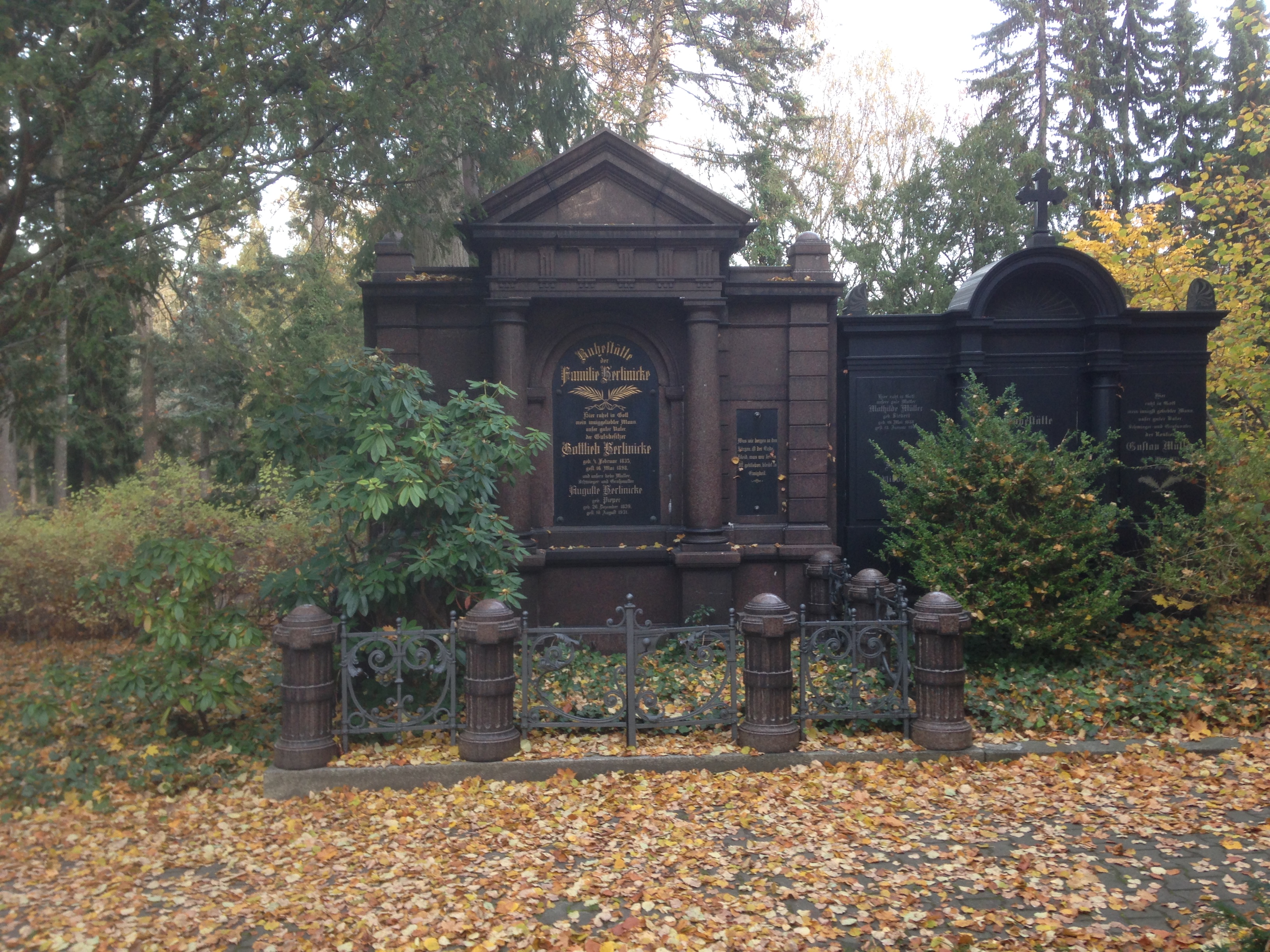 Grabstein Gottlieb Berlinicke, Friedhof Steglitz, Berlin