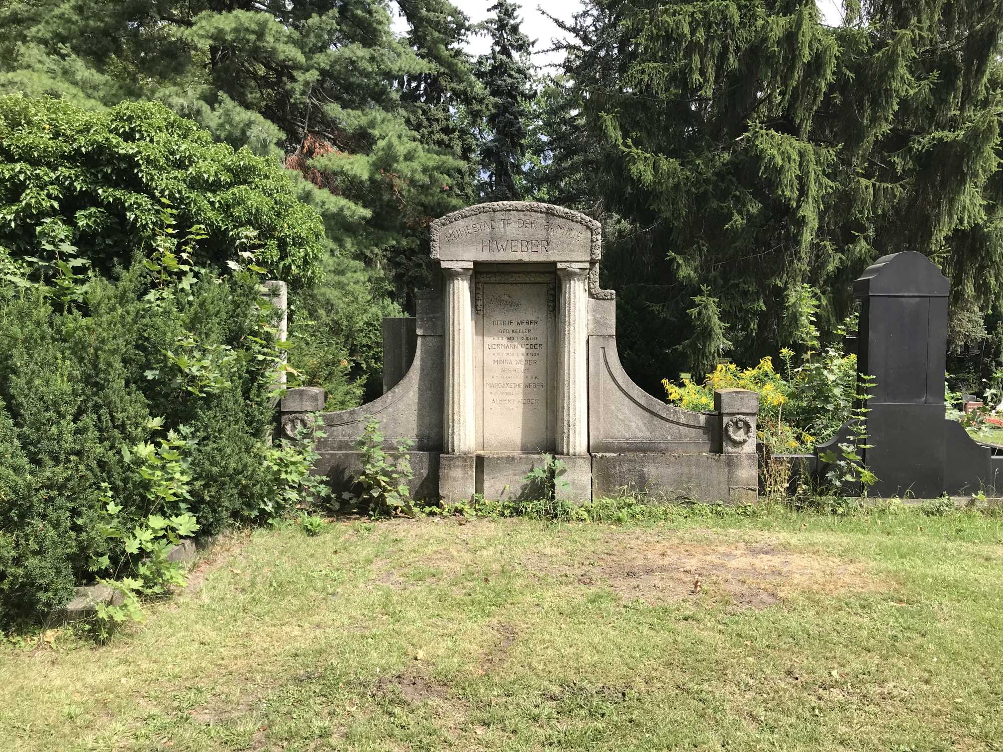 Grabstein Margarethe Weber, Friedhof der St. Thomas Gemeine, Berlin-Neukölln