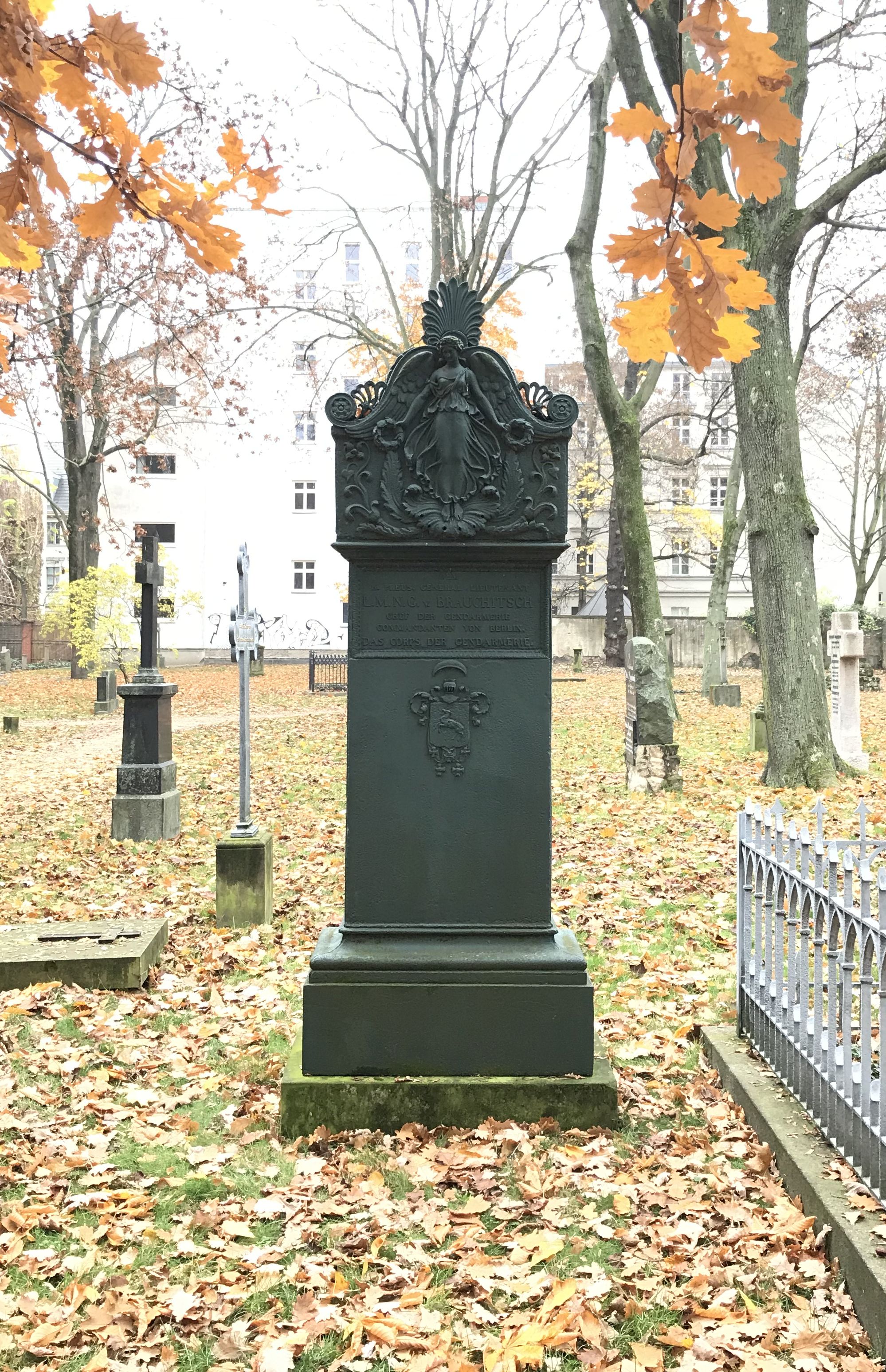 Grabstein Ludwig Matthias Nathanael Gottlieb von Brauchitsch, Alter Garnisonfriedhof Berlin