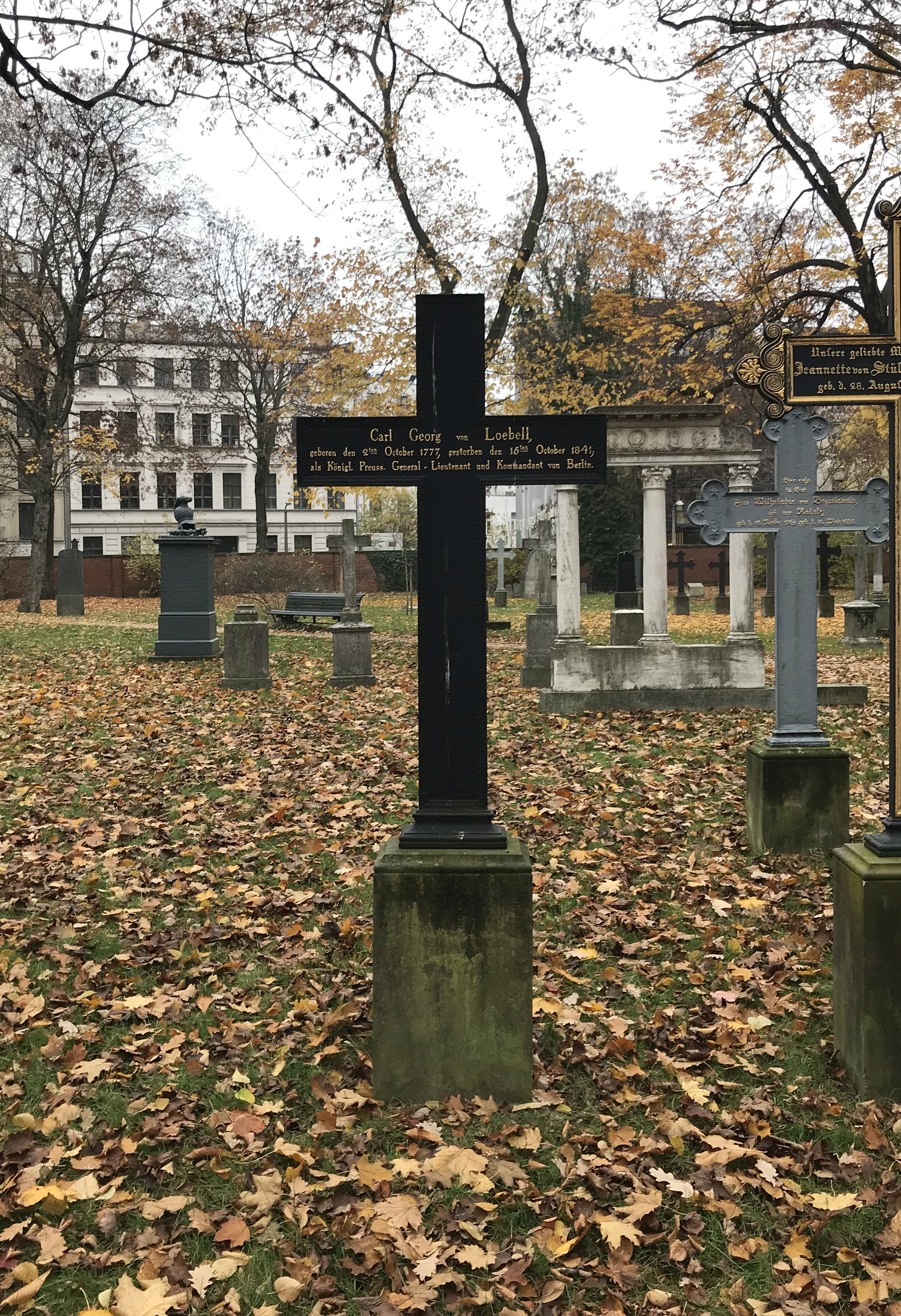 Grabstein Carl Georg von Loebell, Alter Garnisonfriedhof Berlin