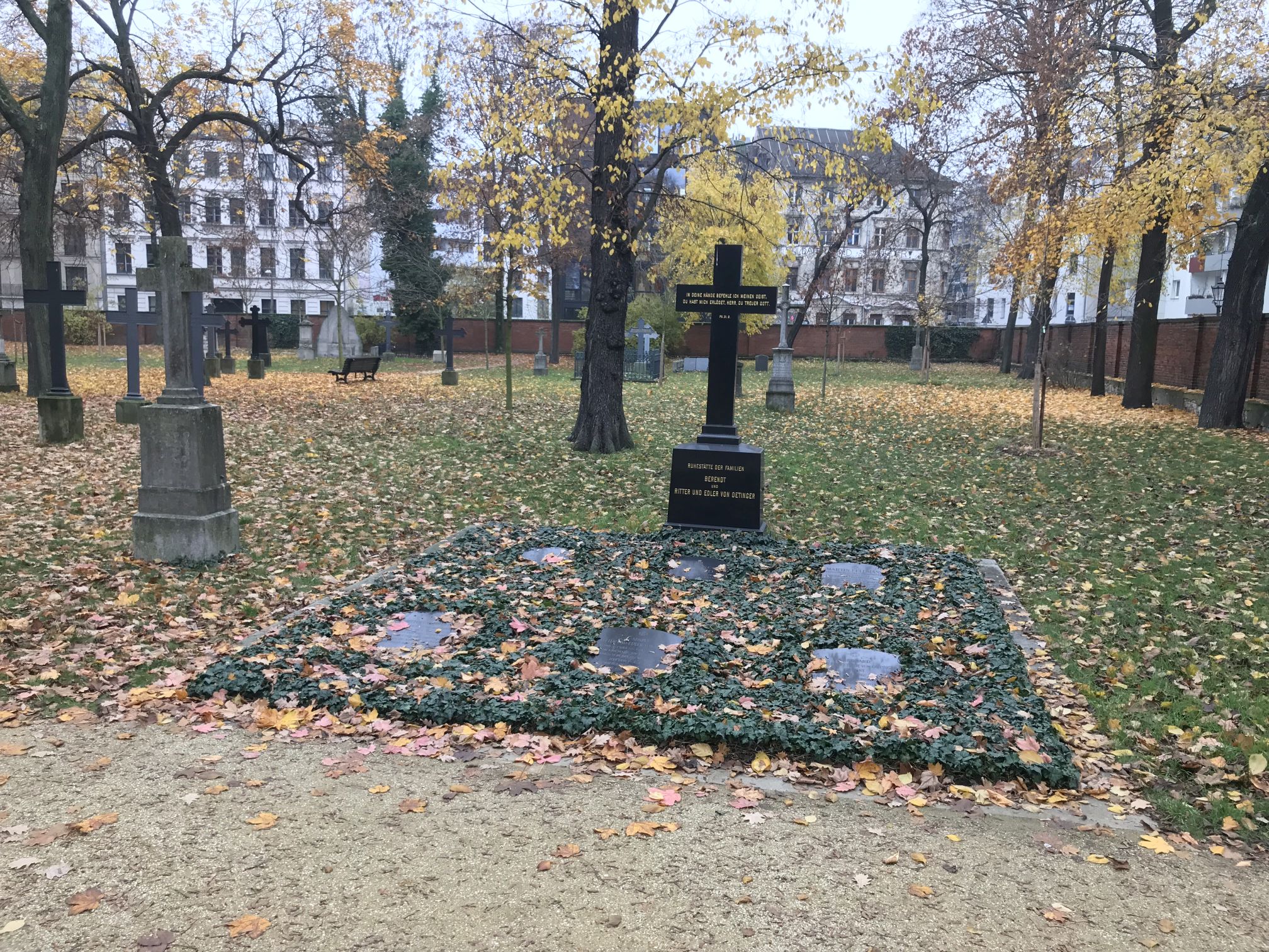 Grabstein Eberhard Ritter und Edler von Oetinger, Alter Garnisonfriedhof Berlin