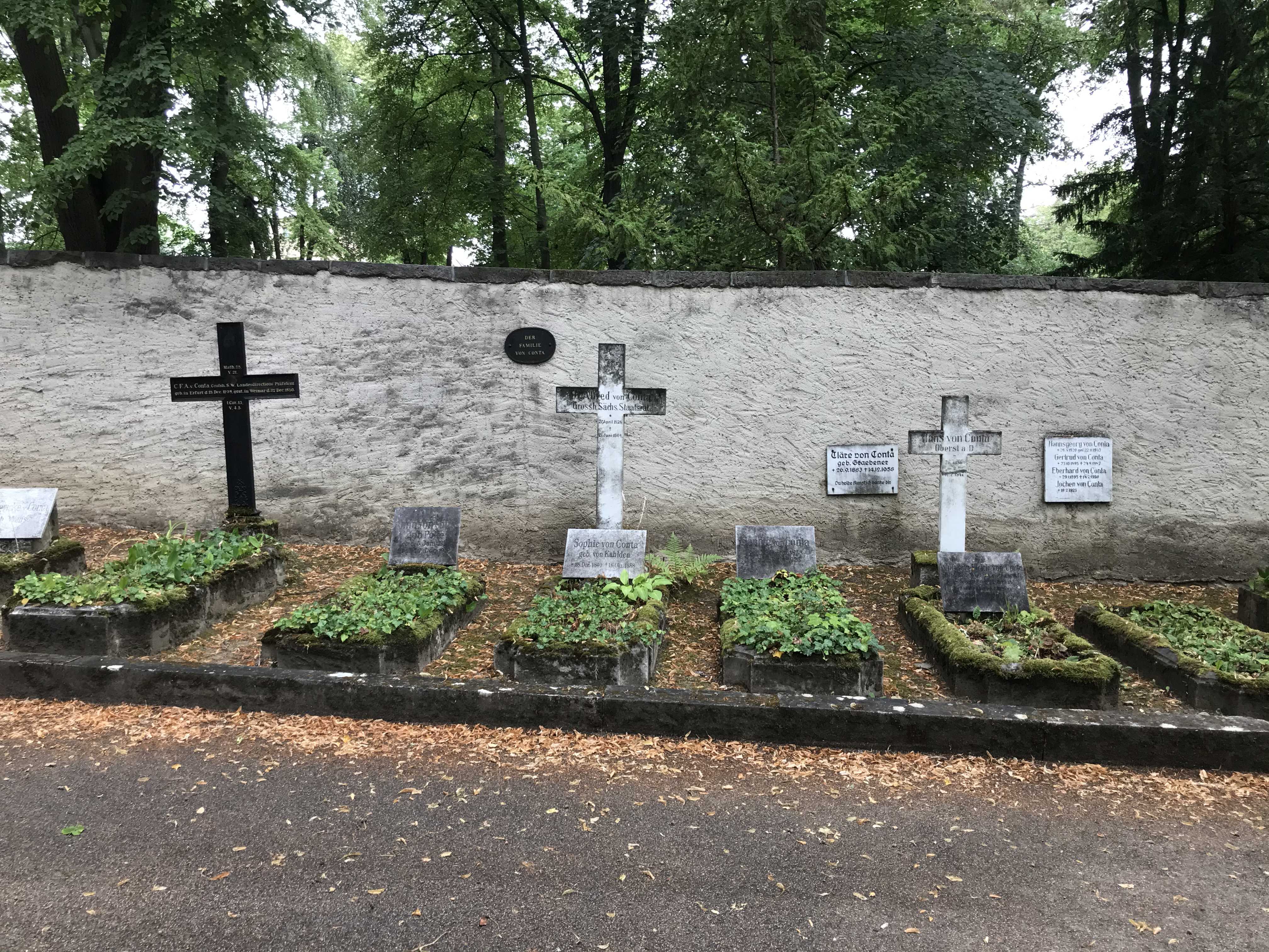 Grabstein Alfred von Conta, Hauptfriedhof Weimar, Thüringen, Deutschland