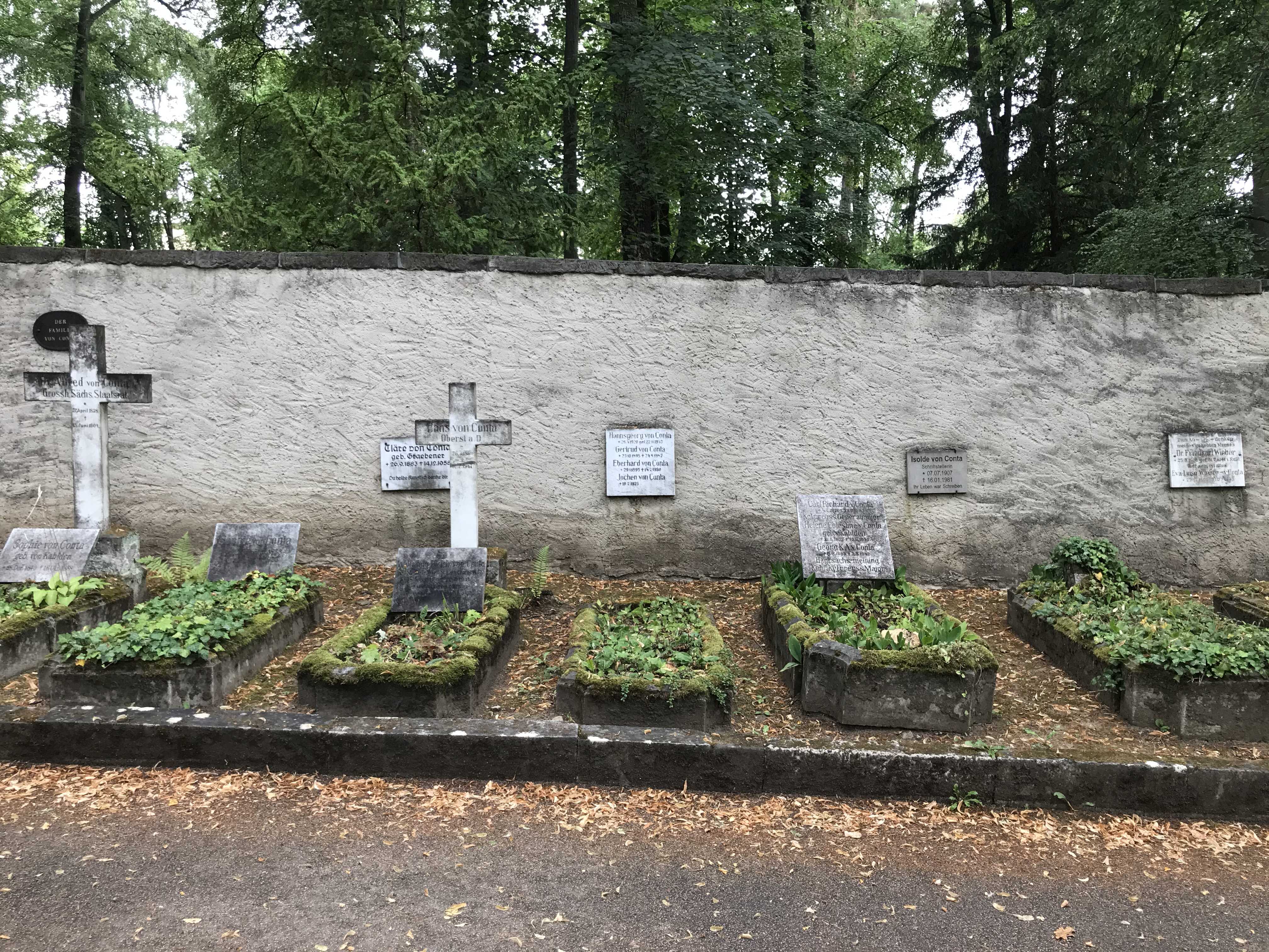 Grabstein Hannsgeorg von Conta, Hauptfriedhof Weimar, Thüringen, Deutschland