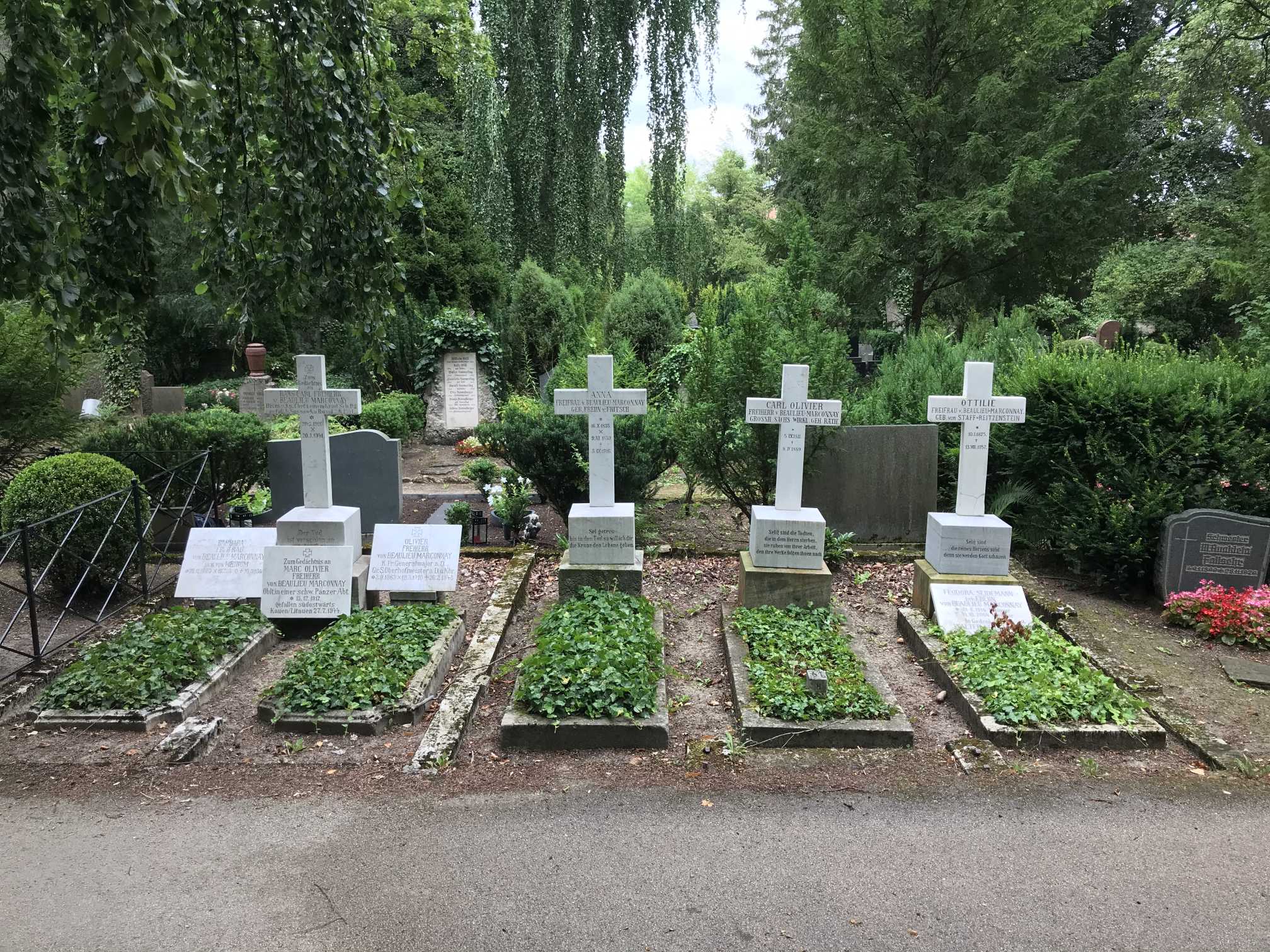 Gedenkstein Hans Carl Freiherr von Beaulieu-Marconnay, Hauptfriedhof Weimar, Thüringen, Deutschland