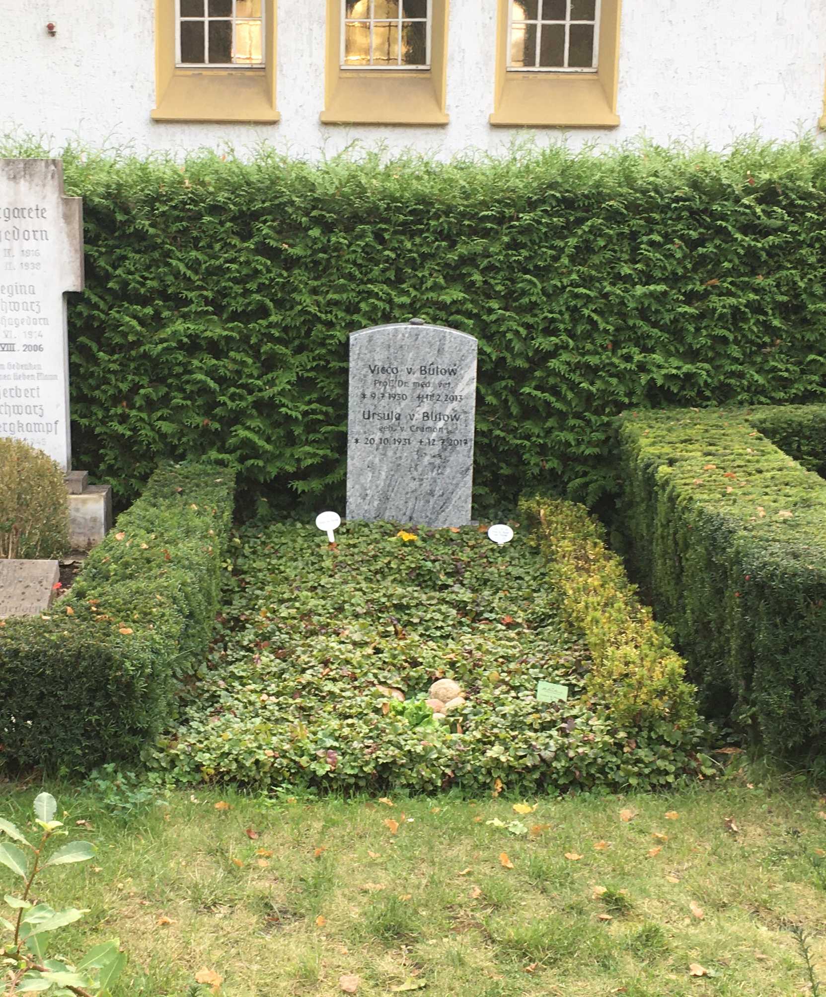 Grabstein Ursula von Bülow, geb. von Cramon, Alter Friedhof Wannsee, Berlin
