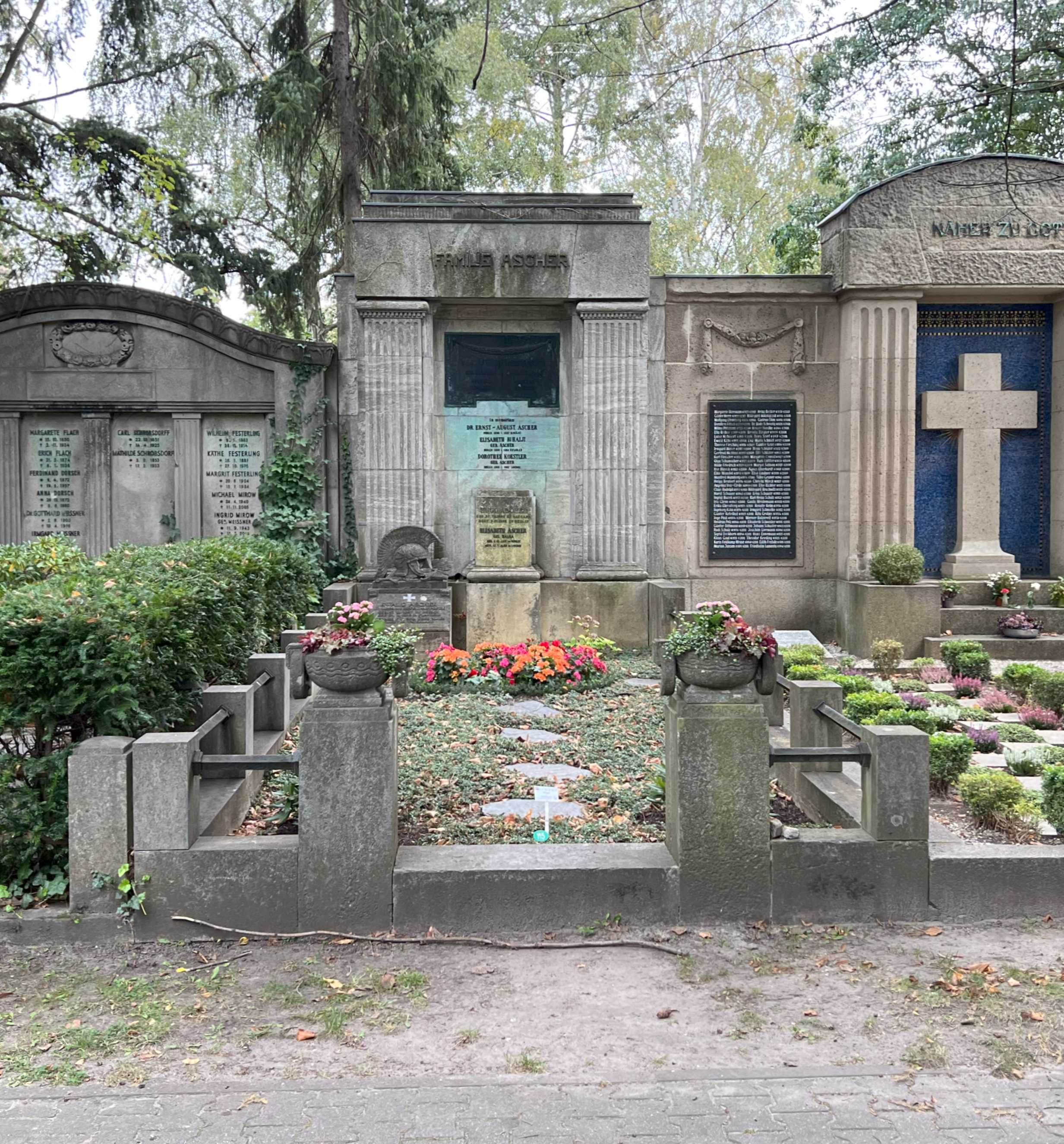 Grabstein Ewald Ascher, Friedhof Wilmersdorf, Berlin